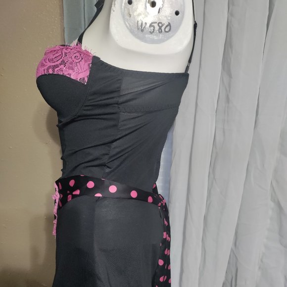 Adorable Little Maid Outfit - Picture 5 of 7